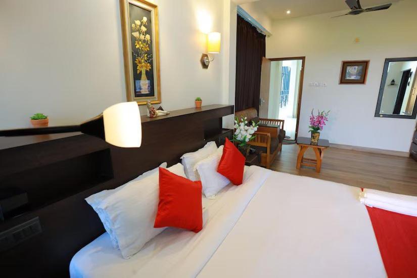 Paddyfield Inn Mananthavady Ngoại thất bức ảnh